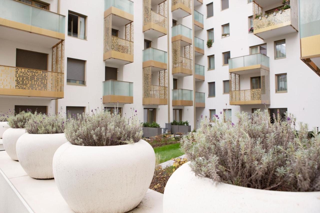Budapest Magic Garden In Downtown Buitenkant foto